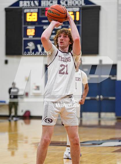 Thumbnail 1 in Silsbee vs Wheatley (UIL 4A Reg III Semifinal) photogallery.