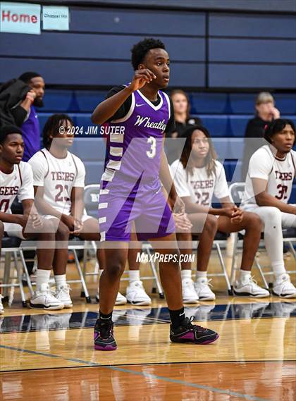 Thumbnail 2 in Silsbee vs Wheatley (UIL 4A Reg III Semifinal) photogallery.