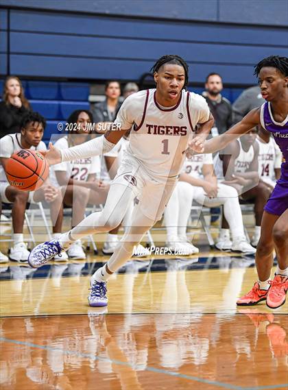 Thumbnail 1 in Silsbee vs Wheatley (UIL 4A Reg III Semifinal) photogallery.