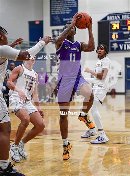 Thumbnail 3 in Silsbee vs Wheatley (UIL 4A Reg III Semifinal) photogallery.