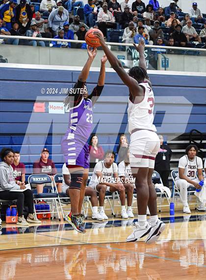 Thumbnail 2 in Silsbee vs Wheatley (UIL 4A Reg III Semifinal) photogallery.