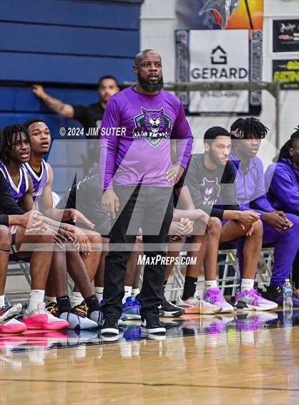 Thumbnail 2 in Silsbee vs Wheatley (UIL 4A Reg III Semifinal) photogallery.