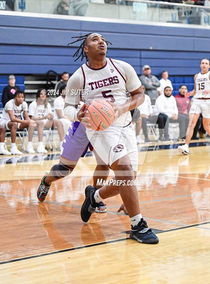 Thumbnail 1 in Silsbee vs Wheatley (UIL 4A Reg III Semifinal) photogallery.