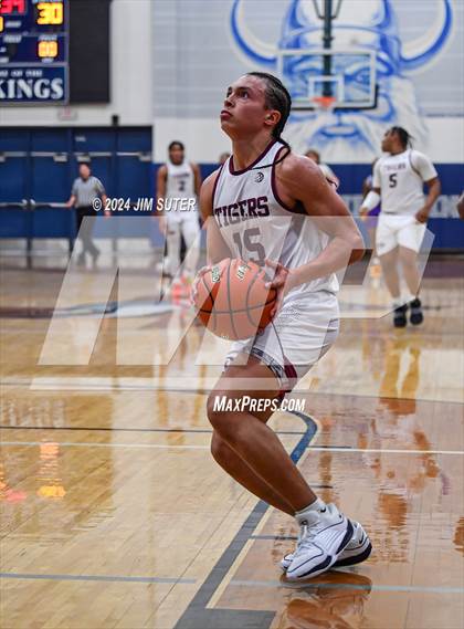 Thumbnail 1 in Silsbee vs Wheatley (UIL 4A Reg III Semifinal) photogallery.