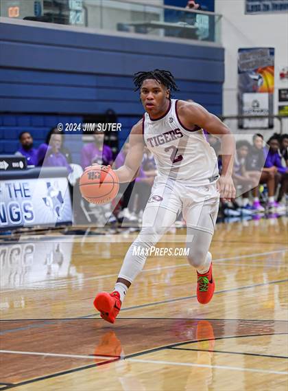 Thumbnail 3 in Silsbee vs Wheatley (UIL 4A Reg III Semifinal) photogallery.