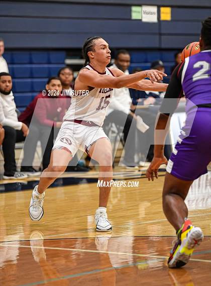 Thumbnail 3 in Silsbee vs Wheatley (UIL 4A Reg III Semifinal) photogallery.