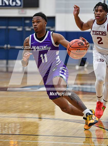 Thumbnail 2 in Silsbee vs Wheatley (UIL 4A Reg III Semifinal) photogallery.