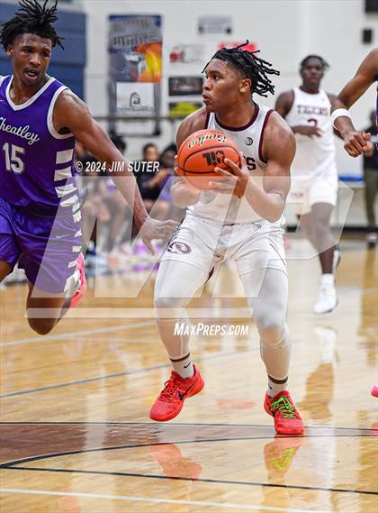 Thumbnail 2 in Silsbee vs Wheatley (UIL 4A Reg III Semifinal) photogallery.