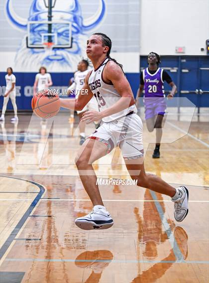 Thumbnail 2 in Silsbee vs Wheatley (UIL 4A Reg III Semifinal) photogallery.