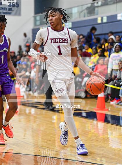 Thumbnail 2 in Silsbee vs Wheatley (UIL 4A Reg III Semifinal) photogallery.