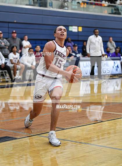 Thumbnail 3 in Silsbee vs Wheatley (UIL 4A Reg III Semifinal) photogallery.