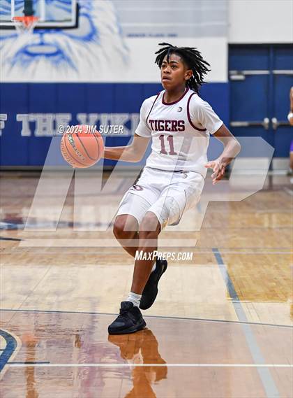 Thumbnail 3 in Silsbee vs Wheatley (UIL 4A Reg III Semifinal) photogallery.