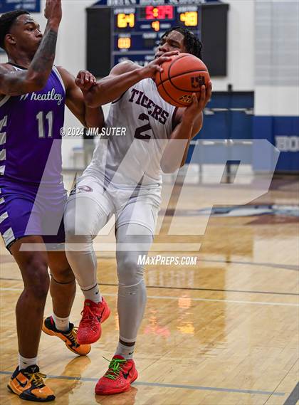 Thumbnail 2 in Silsbee vs Wheatley (UIL 4A Reg III Semifinal) photogallery.