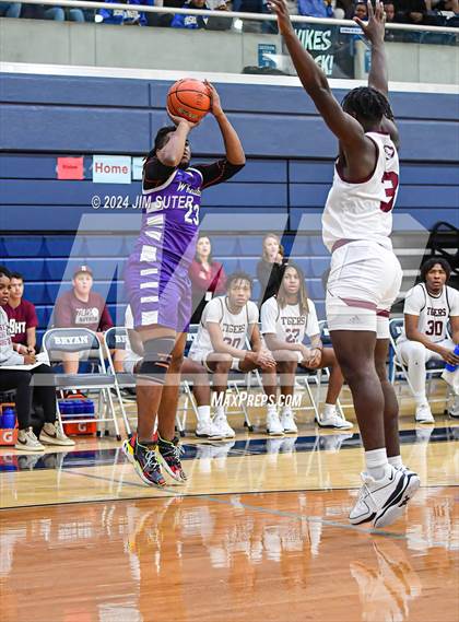 Thumbnail 1 in Silsbee vs Wheatley (UIL 4A Reg III Semifinal) photogallery.