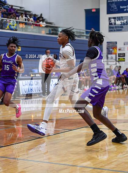 Thumbnail 1 in Silsbee vs Wheatley (UIL 4A Reg III Semifinal) photogallery.