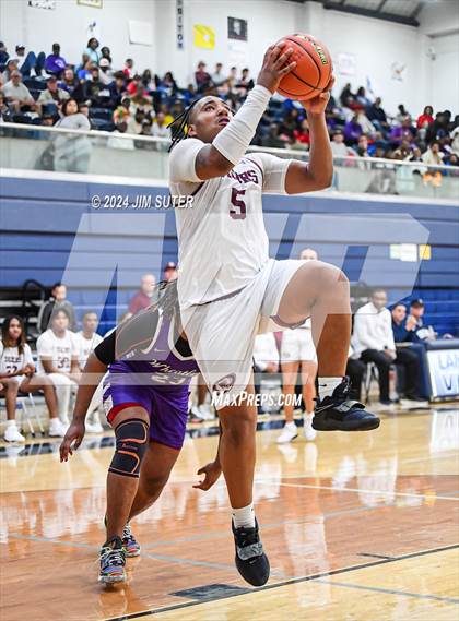 Thumbnail 3 in Silsbee vs Wheatley (UIL 4A Reg III Semifinal) photogallery.