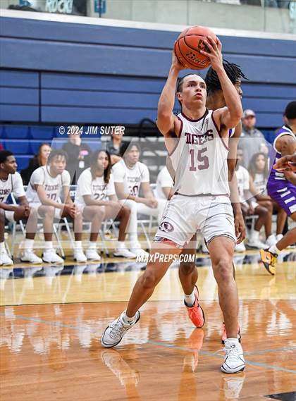 Thumbnail 3 in Silsbee vs Wheatley (UIL 4A Reg III Semifinal) photogallery.
