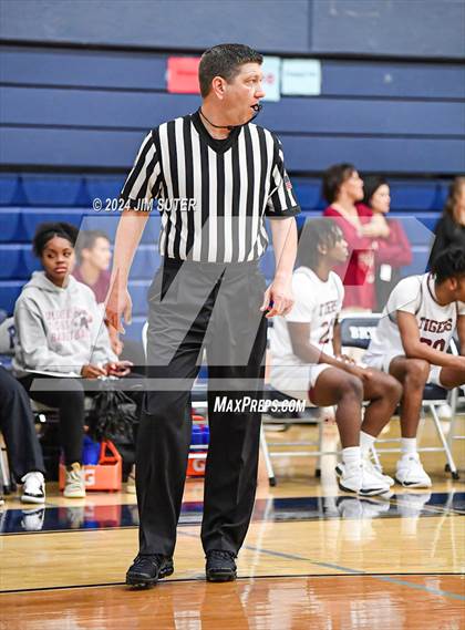 Thumbnail 3 in Silsbee vs Wheatley (UIL 4A Reg III Semifinal) photogallery.