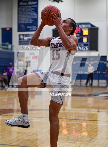Thumbnail 1 in Silsbee vs Wheatley (UIL 4A Reg III Semifinal) photogallery.