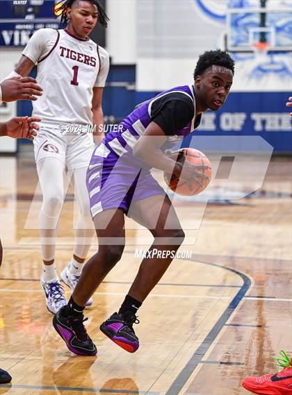 Thumbnail 3 in Silsbee vs Wheatley (UIL 4A Reg III Semifinal) photogallery.