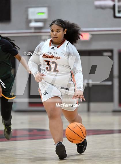 Thumbnail 2 in Franklin vs. Foothill (916 vs. 209 Challenge) photogallery.