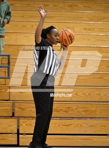 Thumbnail 1 in Franklin vs. Foothill (916 vs. 209 Challenge) photogallery.