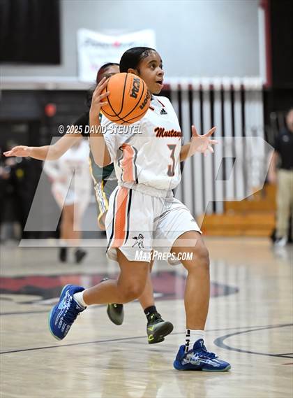 Thumbnail 3 in Franklin vs. Foothill (916 vs. 209 Challenge) photogallery.