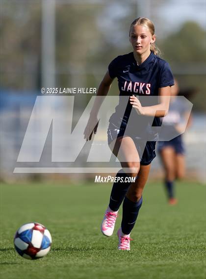 Thumbnail 2 in JV: Moorhead @ Bemidji photogallery.