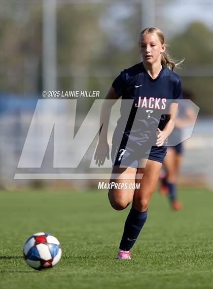 Thumbnail 1 in JV: Moorhead @ Bemidji photogallery.