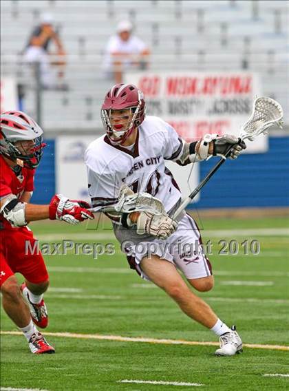 Thumbnail 1 in Niskayuna vs. Garden City (NYSPHSAA Class B Semifinal) photogallery.