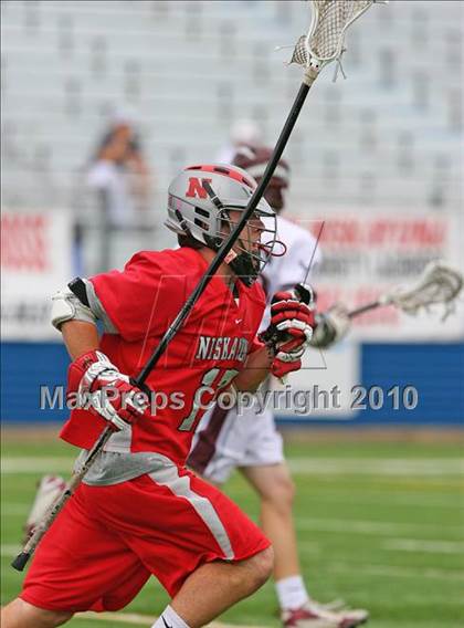Thumbnail 1 in Niskayuna vs. Garden City (NYSPHSAA Class B Semifinal) photogallery.