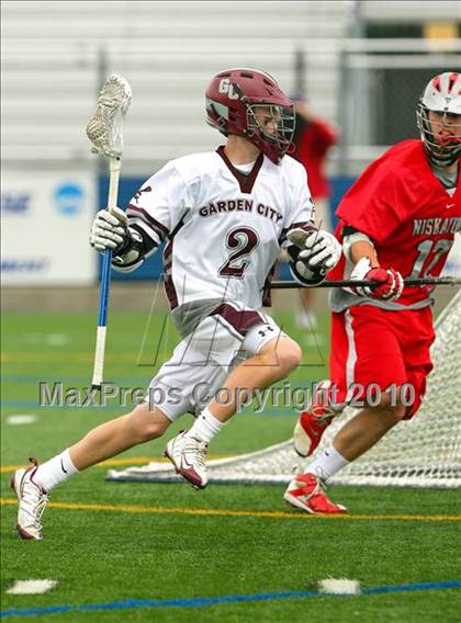Thumbnail 1 in Niskayuna vs. Garden City (NYSPHSAA Class B Semifinal) photogallery.