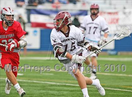 Thumbnail 1 in Niskayuna vs. Garden City (NYSPHSAA Class B Semifinal) photogallery.