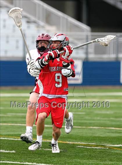 Thumbnail 1 in Niskayuna vs. Garden City (NYSPHSAA Class B Semifinal) photogallery.