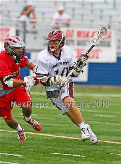 Thumbnail 3 in Niskayuna vs. Garden City (NYSPHSAA Class B Semifinal) photogallery.
