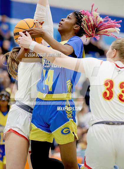 Thumbnail 3 in Cathedral Catholic vs. Grossmont (CIF-SDS Division 1 Final) photogallery.