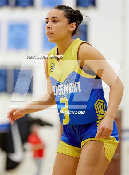 Thumbnail 3 in Cathedral Catholic vs. Grossmont (CIF-SDS Division 1 Final) photogallery.