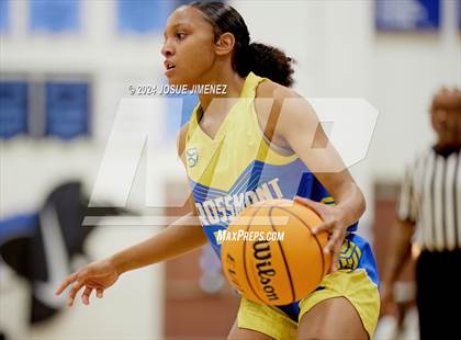 Thumbnail 1 in Cathedral Catholic vs. Grossmont (CIF-SDS Division 1 Final) photogallery.
