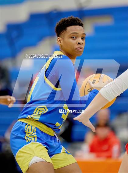 Thumbnail 2 in Cathedral Catholic vs. Grossmont (CIF-SDS Division 1 Final) photogallery.