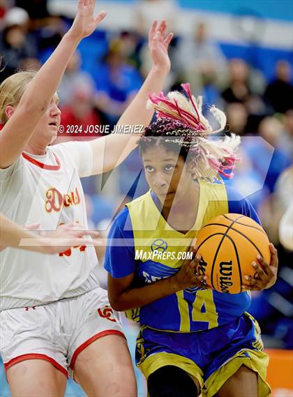 Thumbnail 3 in Cathedral Catholic vs. Grossmont (CIF-SDS Division 1 Final) photogallery.