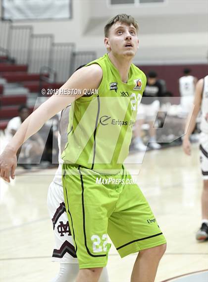 Thumbnail 1 in Cimarron-Memorial vs. Urspring -Germany (Rancho Mirage Holiday Invitational) photogallery.