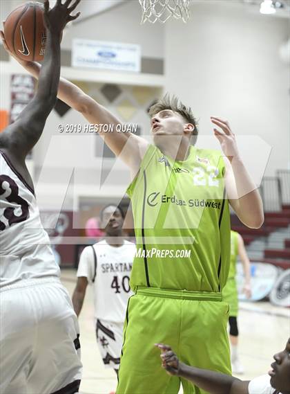 Thumbnail 2 in Cimarron-Memorial vs. Urspring -Germany (Rancho Mirage Holiday Invitational) photogallery.