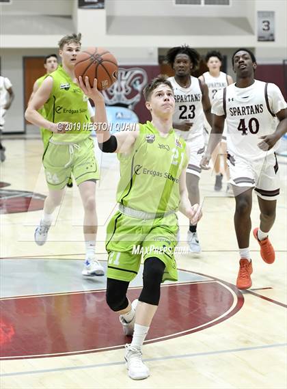 Thumbnail 3 in Cimarron-Memorial vs. Urspring -Germany (Rancho Mirage Holiday Invitational) photogallery.