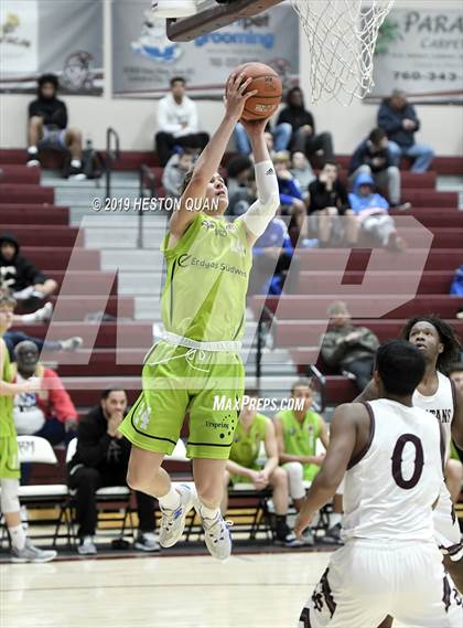 Thumbnail 2 in Cimarron-Memorial vs. Urspring -Germany (Rancho Mirage Holiday Invitational) photogallery.