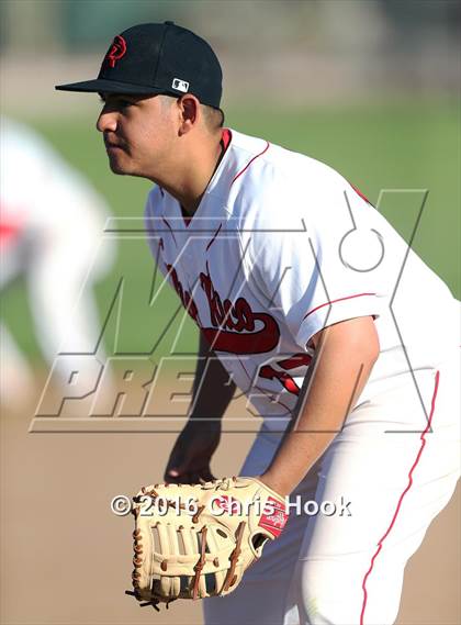 Thumbnail 2 in Mountain View vs. Rio Rico (Lancer Baseball Classic) photogallery.