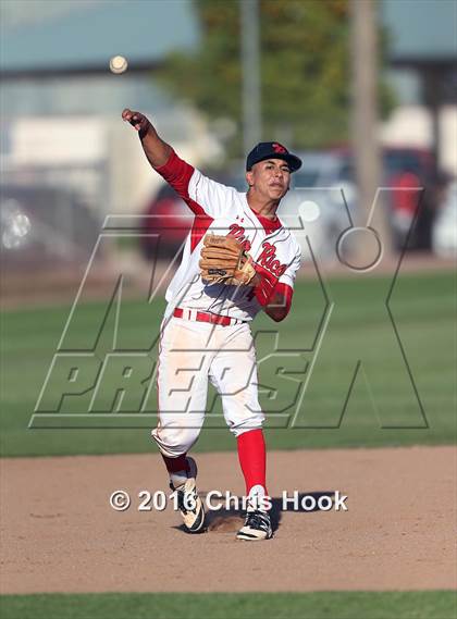 Thumbnail 3 in Mountain View vs. Rio Rico (Lancer Baseball Classic) photogallery.