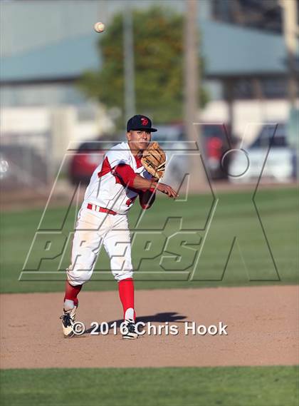 Thumbnail 1 in Mountain View vs. Rio Rico (Lancer Baseball Classic) photogallery.