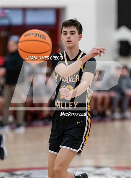 Thumbnail 3 in Ellwood City vs. Quaker Valley photogallery.