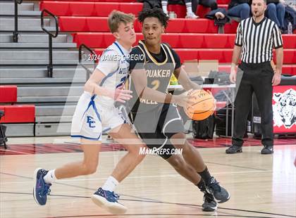 Thumbnail 2 in Ellwood City vs. Quaker Valley photogallery.