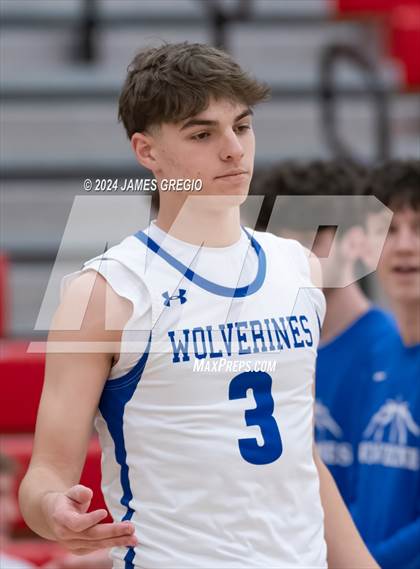Thumbnail 2 in Ellwood City vs. Quaker Valley photogallery.